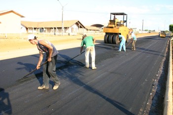 Prefeitura de Ariquemes realiza reconstrução de asfalto